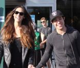 Pete Wentz et sa petite amie se rendent dans un supermarché bio, le mercredi 12 octobre 2011 à Los Angeles.