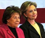 Hillary Clinton, sa fille Chelsea, et sa mère Dorothy Rodham, en campagne à Indianola (Iowa), le 4 janvier 2008.