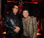 Steven Seagal et Jean-Roch au VIP ROOM Theater pour la soirée Halloween à Paris le 31 octobre 2011