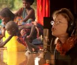 Jane Birkin dans le clip <em>Des Ricochets</em>, 60 artistes pour l\'Unicef, octobre 2011.