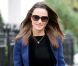 Radieuse dans son manteau Sarah Bergman et sa petite robe noire, Pippa Middleton prouve qu'elle est capable de faire des prouesses. Londres, le 3 novembre 2011. 