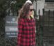 Pippa Middleton, séduite par l'imprimé tartan, nous séduit également dans son look de femme active et moderne. Londres, le 11 octobre 2011. 
