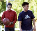 Sean Penn se rend sur un terrain de basket avec sa petite amie Shannon Costello, le samedi 29 octobre à Los Angeles.