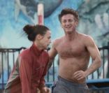 Sean Penn affronte sa petite amie Shannon Costello dans une partie de basket, le samedi 29 octobre à Los Angeles.