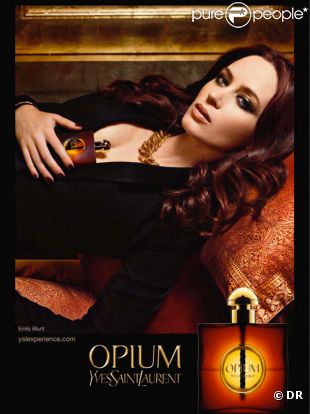 Emily Blunt dans la campagne Yves Saint Laurent Opium