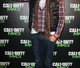 Amaury Leveaux, à quand un maillot-treillis.  Call of Duty: Modern Warfare 3  a vécu un lancement en grande pompe au palais de Chaillot, à Paris, le 7 novembre 2011. Activision avait vu les choses en grand et convié de nombreux VIP.