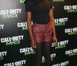 Inna Modja pour  Call of Duty: Modern Warfare 3 , qui a vécu un lancement en grande  pompe au palais de Chaillot, à Paris, le 7 novembre 2011. Activision  avait vu les choses en grand et convié de nombreux VIP.