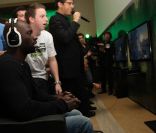  Omar Sy n'était pas là que pour rire...  Call of Duty: Modern Warfare 3  a vécu un lancement en grande  pompe au palais de Chaillot, à Paris, le 7 novembre 2011. Activision  avait vu les choses en grand et convié de nombreux VIP. 