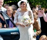 Lily Allen lors de son union avec Sam Cooper en juin 2011 dans une robe Delphine Manivet