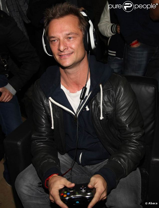 David Hallyday, gagnant du tournoi VIP. Parmi les VIP, certains garçons n'étaient pas là pour rigoler et ont pris leur rôle très au sérieux lors de la soirée de lancement spectaculaire de  Call of Duty: Modern Warfare 3 , lundi 7 novembre 2011 au Palais de Chaillot.