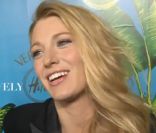 Blake Lively lors du défilé Versace pour H&M, à New York, le 8 novembre 2011