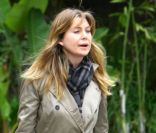 Ellen Pompeo en compagnie de Stella, à Los Angeles. 12 novembre 2011