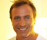 David Ginola le 30 septembre 2011 sur le plateau de l\'émission Vendredi sur un plateau