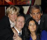 Francis Huster et Cristiana Reali entre Pierre Huth et Françoise Huth lors du Dîner des stars organisé par le Dr Pierre Huth au profit du dépistage du cancer à l'institut Fournier le 14 novemnre 2011 au Fouquet's  