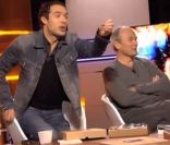 Nicolas Bedos s'emporte contre une jeune femme du public dans Au Field de la nuit sur TF1 le lundi 14 novembre 2011