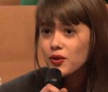 Mathilde : une jeune femme du public dans Au Field de la nuit sur TF1 le lundi 14 novembre 2011
