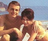 Janet Woollacott, qui fut l\'unique épouse de Claude François, avait raconté ses souvenirs de Cloclo avant qu\'il soit Cloclo dans un ouvrage paru en 1968, <em>Les années oubliées</em>. Elle est décédée en novembre 2011.