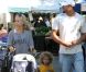 Kendra Wilkinson et son époux Hank avec leur fils Hank Jr, famille modèle, le samedi 19 novembre 2011 à Calabasas.