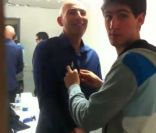 Nicolas Canteloup en séance maquillage dans les coulisses d'Après le 20h, c'est Canteloup pour TF1 & Vous