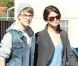 Justin Bieber et Selena Gomez se promènent à Los Angeles, le lundi 21 novembre 2011.