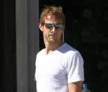 Jenson Button s'offre un petit moment de détente le 22 novembre 2011 à Miami