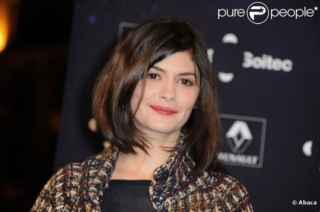 Audrey Tautou illumine les Champs-Élysées, le 23 novembre 2011.