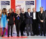 La troupe d'Âge tendre et têtes de bois le plateau de  Vivement Dimanche  en février 2012.