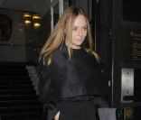La créatrice Stella McCartney, entièrement habillée par sa propre ligne, a fêté son Red Carpet award remis lors des British Fashion Awards en se rendant au Bafta Club. Londres, le 29 novembre 2011.<br />