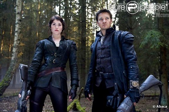 Gemma Arterton et Jeremy Renner dans Hansel & Gretel : Witch Hunters 