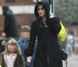 Tim Burton, Helena Bonham Carter et leurs enfants à Londres le 4 décembre 2011