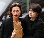 Marie Loubet, compagne de François Lesage lors des obsèques de ce dernier. Le mercredi 7 décembre 2011 à Paris. Eglise Saint-Roch.