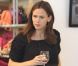 ﻿﻿﻿﻿﻿﻿﻿﻿Jennifer Garner fait ses courses de Noël, le 8 décembre 2011 à Los Angeles 