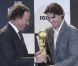 Julio Iglesias honoré à Madrid par Sony Music, face à Rafael Nadal, le 16 décembre 2011.