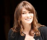 Carla Bruni officialise sa grossesse en images, lors du sommet du G8, à Deauville, en mai 2011.<br />