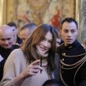 Carla Bruni-Sarkozy : La jeune maman a 44 ans, retour sur son année d'émotion