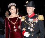 La princesse Mary joyau du Nouvel An, sublime dans sa robe de grossesse recyclée