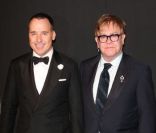 Elton John et David Furnish à Londres le 29 octobre 2011 