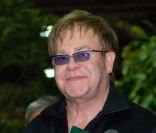 Elton John à Singapour en novembre 2011 
