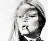 Couverture de Brigitte Bardot, Plein la vue, signée par Marie-Dominique Lelièvre