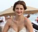 Mischa Barton affiche sa jolie silhouette et s'éclate avec son ami mystérieux