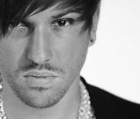 Quentin Mosimann collabore avec la marque de bijoux Clio blue. 
