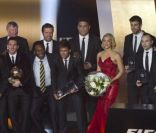 Ronaldo lors de la cérémonie du Ballon d'Or au côté de Shakira le 9 janvier 2012 à Zurich