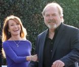Jane Seymour, très élégante à la sortie d'un restaurant avec ses amis, à Hollywood, le 10 janvier 2012