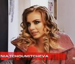 Xenia Tchoumitcheva en coulisse de son shooting pour son calendrier 2012 en partenariat avec Harald Gerloff, disponible sur www.fashioncalendar2012.com.