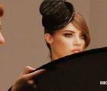 Xenia Tchoumitcheva en backstage de  son shooting pour son calendrier 2012 en partenariat avec Harald  Gerloff, disponible sur www.fashioncalendar2012.com.