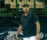 <p>Henri Leconte était dans une forme... désopilante.</p>
<p>John McEnroe, Tommy Haas, Henri Leconte et Michael Llodra ont offert une \'finale\' délirante aux spectateurs du World Tennis Challenge à Adélaïde, le 13 janvier 2012.</p>