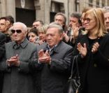 Charles Aznavour, Chantal Ladesou,... ils étaient nombreux aux obsèques de Rosy Varte, en l'église arménienne à Paris, le 19 janvier 2012.