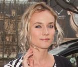 C'est une superbe Diane Kruger qui s'est rendue à l'École nationale des beaux-arts pour le défilé Atelier Versace. Paris, le 23 janvier 2012.