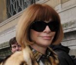 Anna Wintour se rend au défilé Atelier Versace à l'École Nationale des Beaux-Arts de Paris, le 23 janvier 2012.