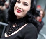 Dita Von Teese envoutante à son arrivée au défilé Haute Couture Jean-Paul Gaultier. Le 25 janvier 2012 à Paris